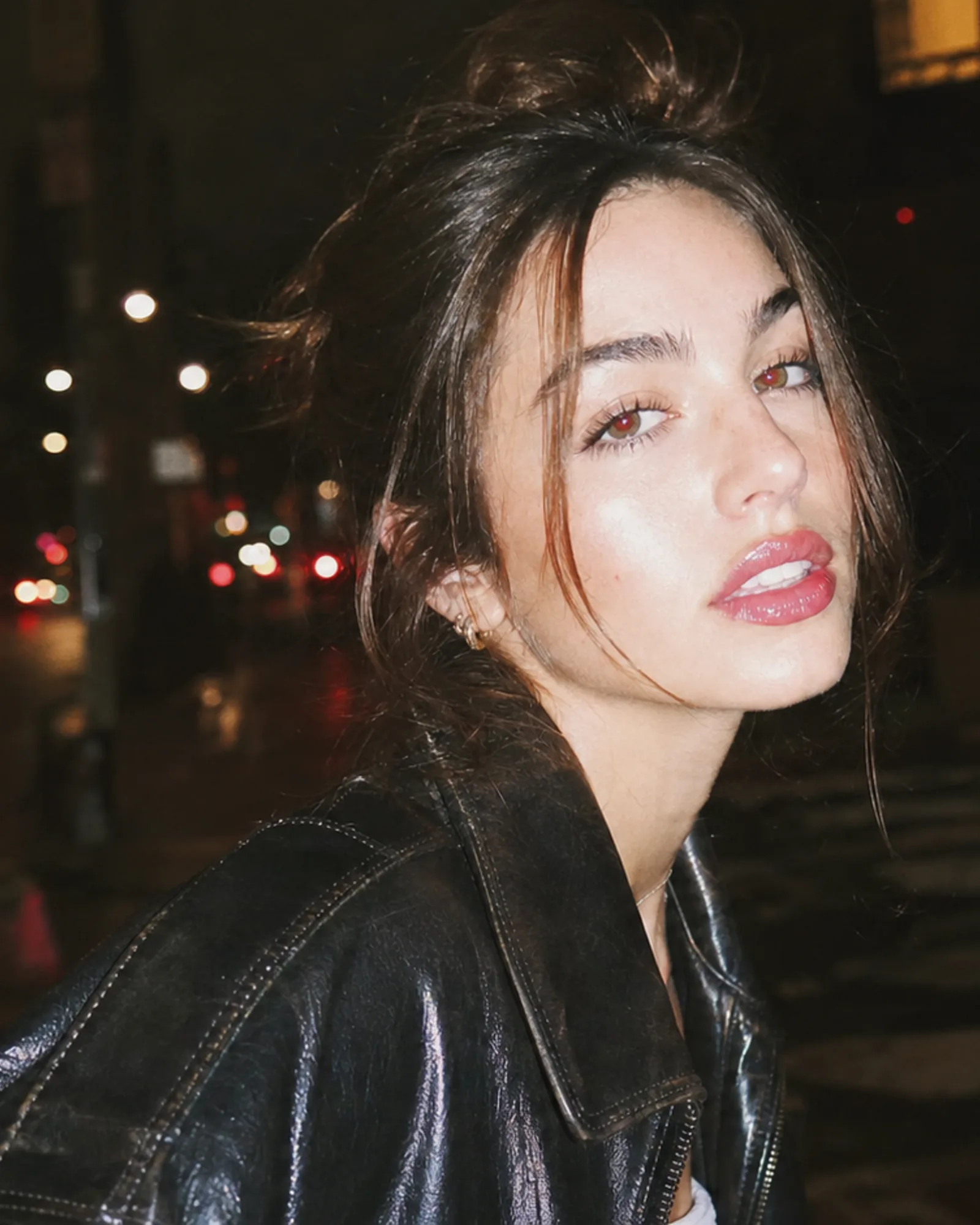 Camera flash filter like Instagram on a night portrait